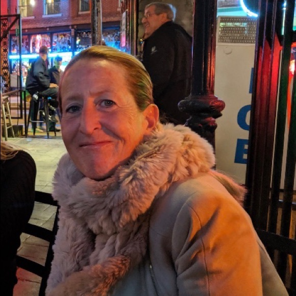 Meet your Posher, Andi - Picture 2 of 3